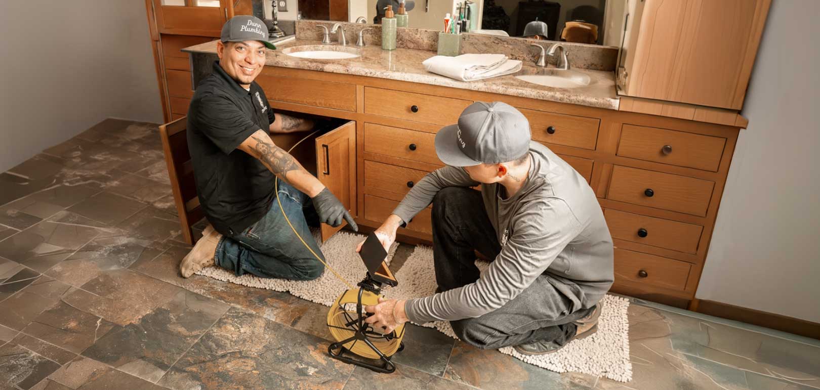 Drain-cleaning-in-bathroom