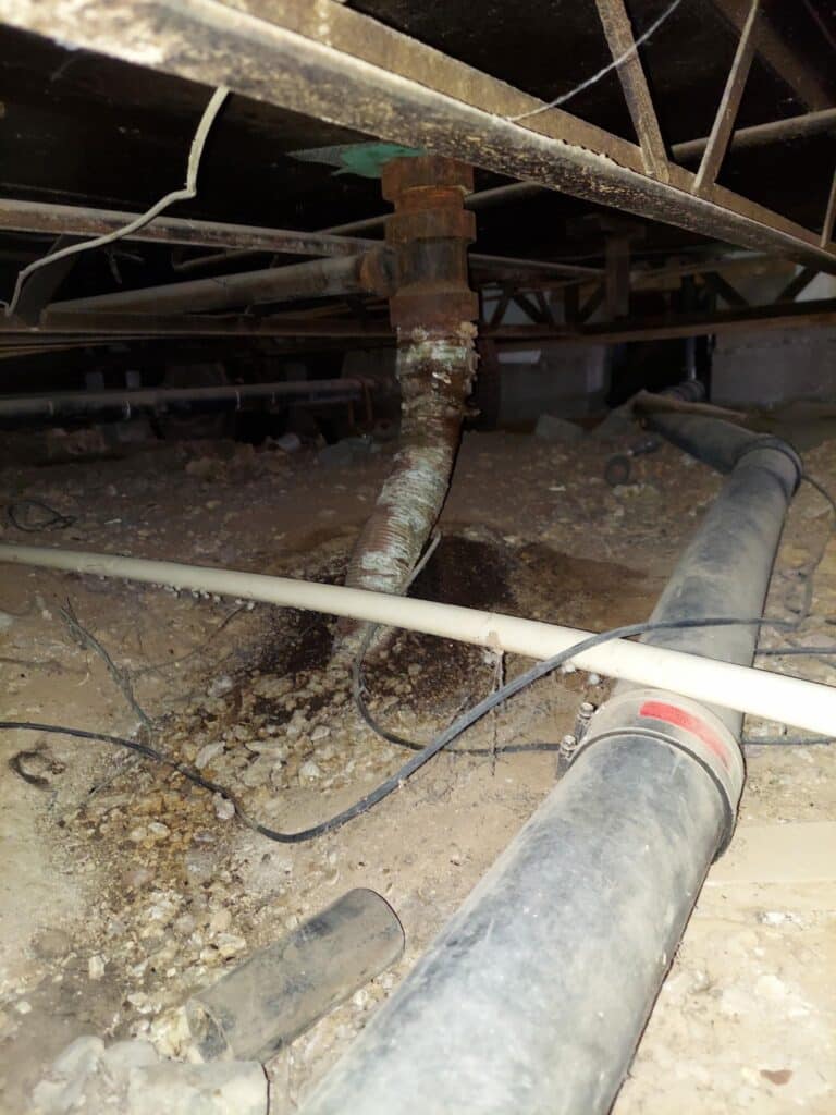 damaged-pipe