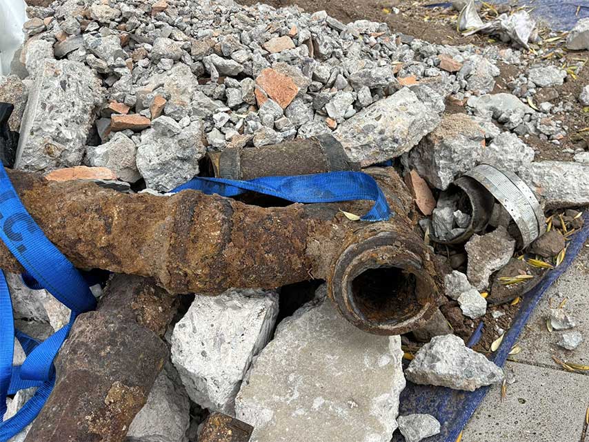 deteriorated-cast-iron-pipe